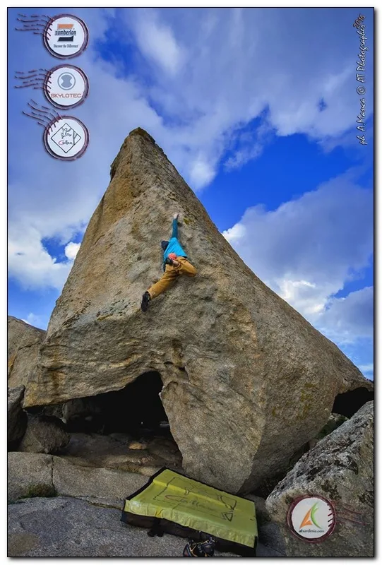 Highball bouldering (la piramide, 18 mt - San Priamo)